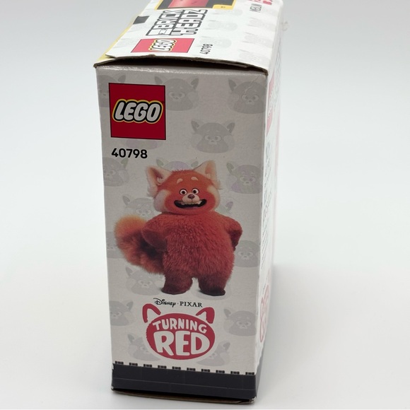 LEGO Turning Red BrickHeadz Disney Red Panda Mei Set # 40798 Sealed/Unopened - Picture 2 of 7